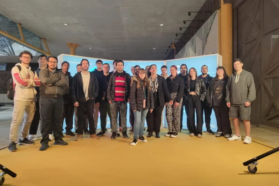 El PEF En La Feria Del IMFE 2025 Junto A El Alumnado de otros Cursos de Arrabal