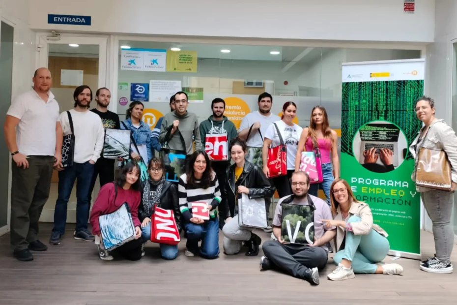 Foto Colectiva del Grupo PEF con Material de Hilo Doble